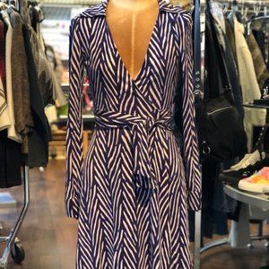 DIANE VON FURSTENBERG PRINT WRAP DRESS SZ SMALL